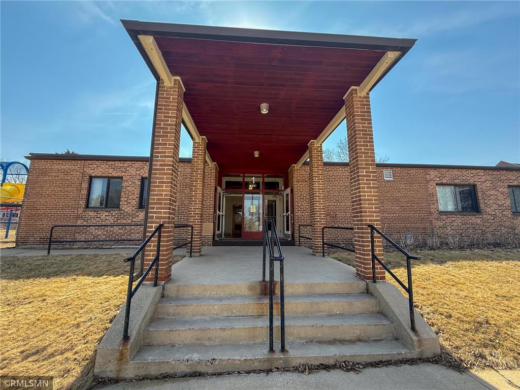 555 East Avenue Zumbrota MN 55992 6686289 image9