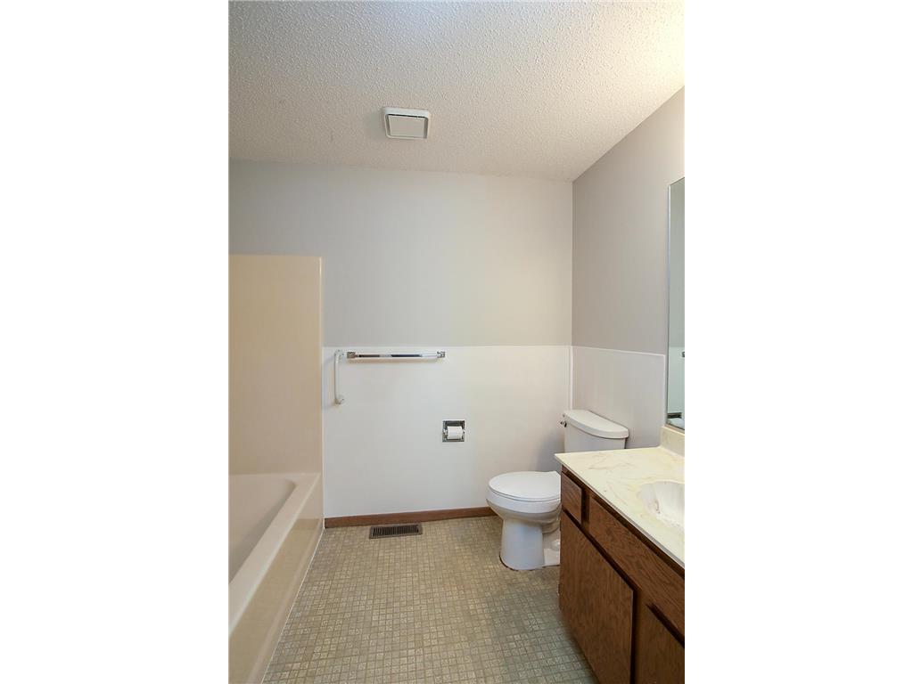 555 Graham Street SW Hutchinson MN 55350 7004667 image15