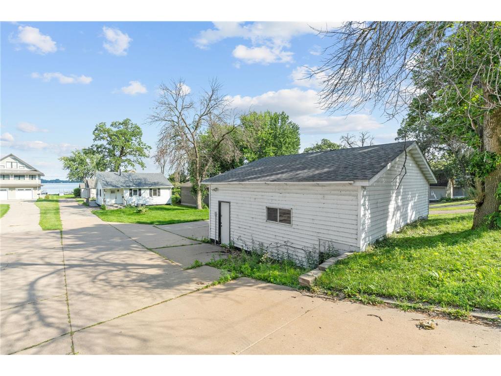 555 N Shore Drive Forest Lake MN 55025 - Forest 7111571 image11