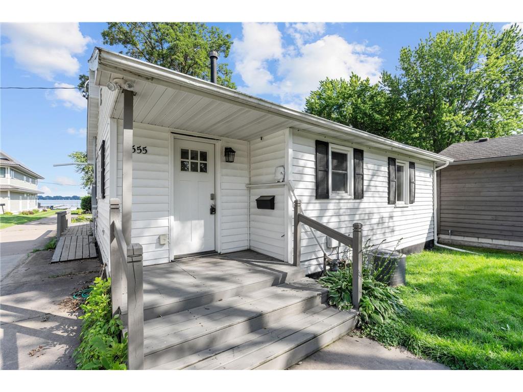 555 N Shore Drive Forest Lake MN 55025 - Forest 7111571 image2