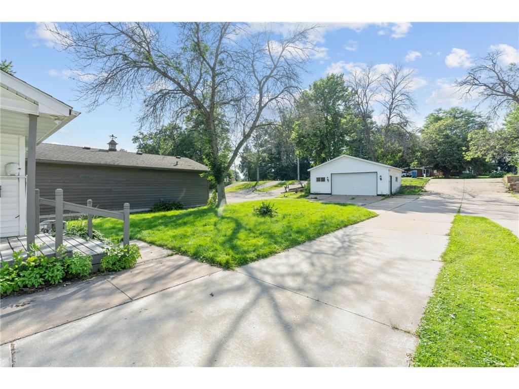 555 N Shore Drive Forest Lake MN 55025 - Forest 7111571 image9