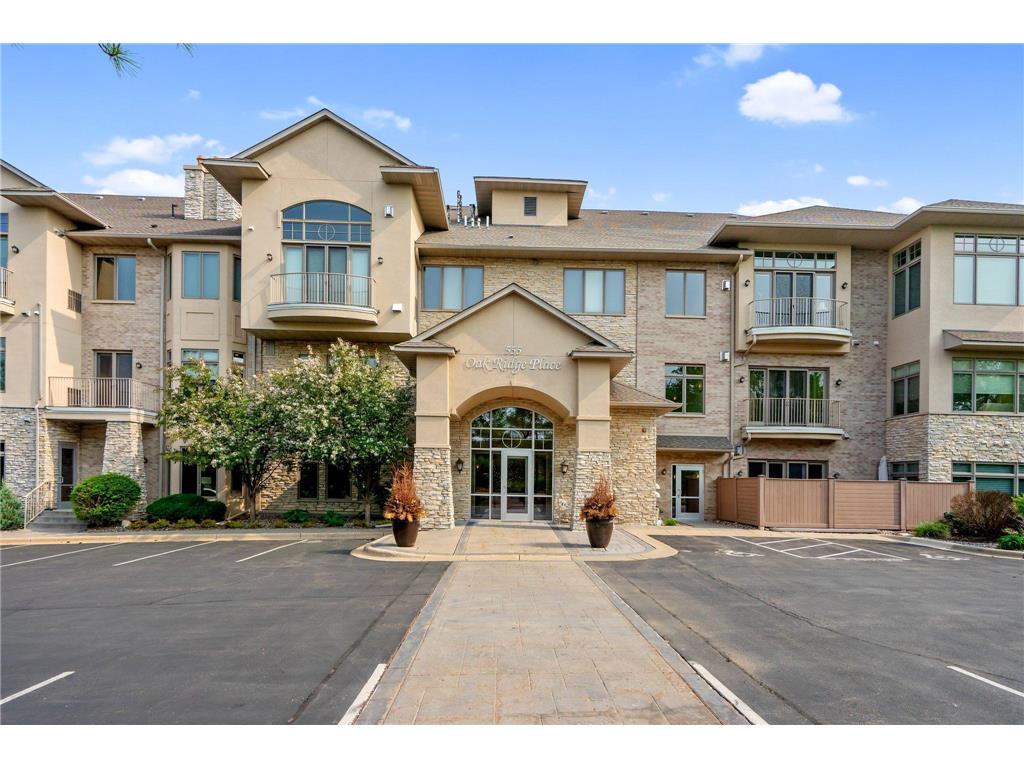 555 Oak Ridge Place 260, Hopkins, MN, 55305 MLS 6372052 Edina Realty