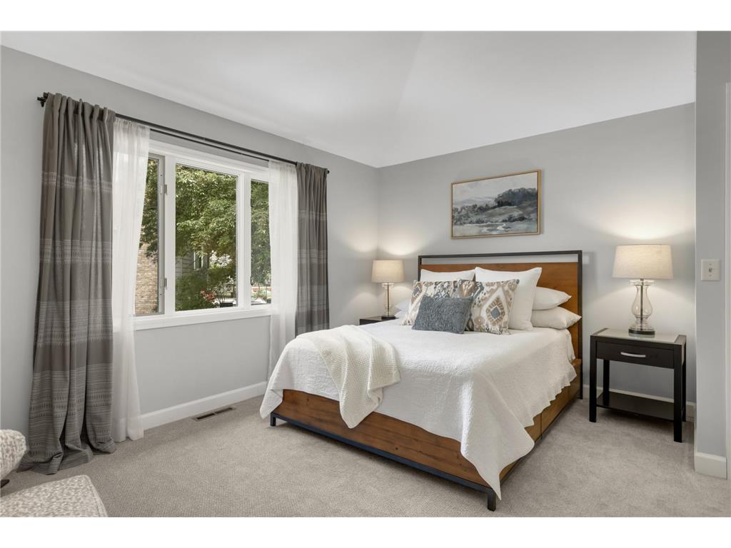 5550 Chatsworth Street N Shoreview MN 55126 7083496 image17