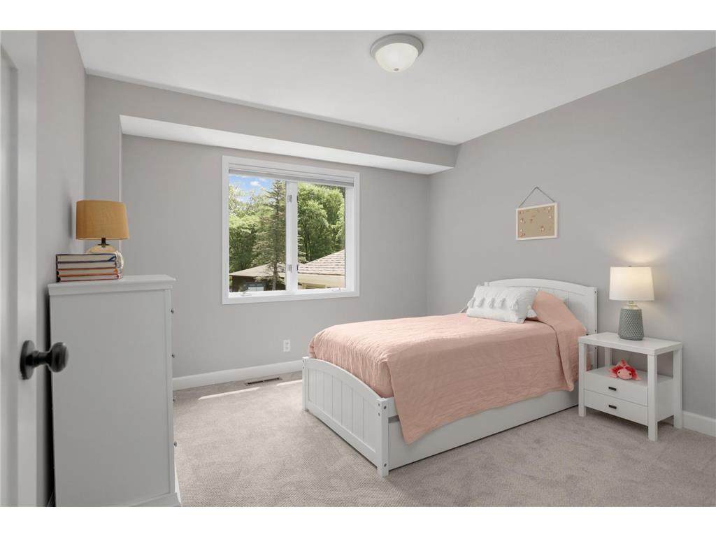 5550 Chatsworth Street N Shoreview MN 55126 7083496 image20