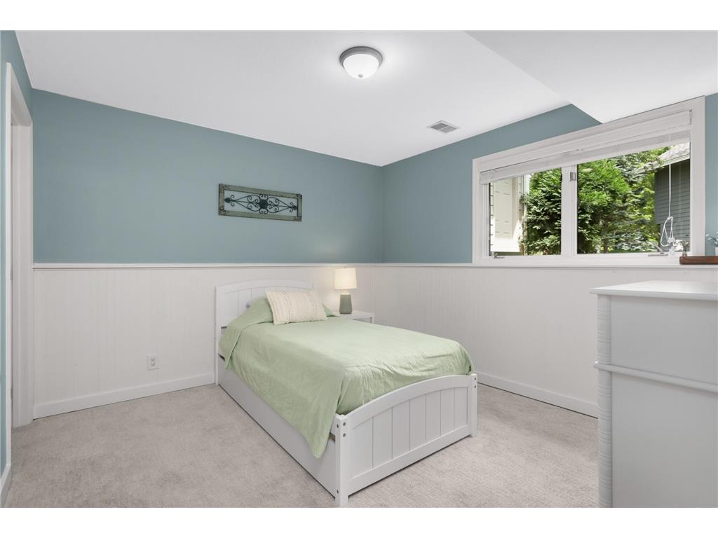 5550 Chatsworth Street N Shoreview MN 55126 7083496 image29
