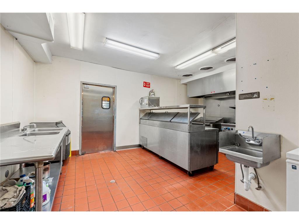 5554 34th Avenue S Minneapolis MN 55417 6822797 image16