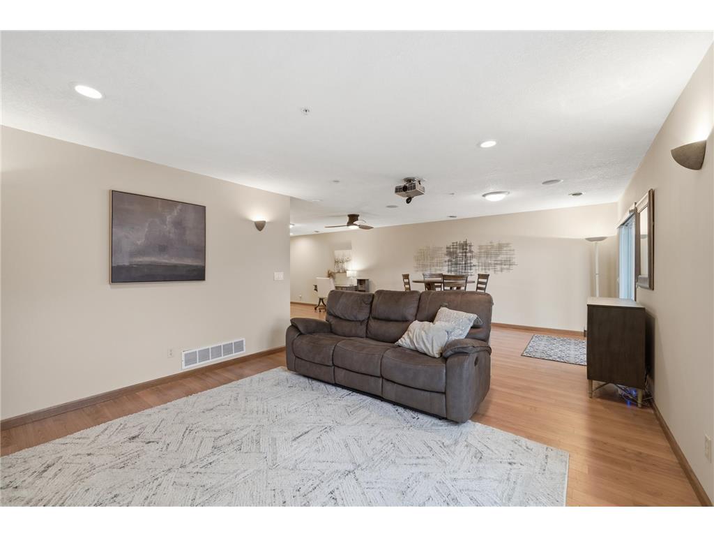 5554 Nathan Lane N #4 Plymouth MN 55442 7016495 image29