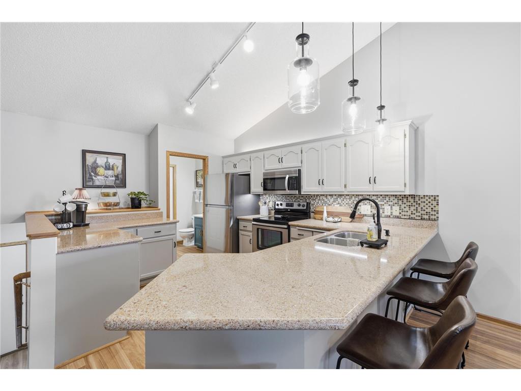 5554 Nathan Lane N #4 Plymouth MN 55442 7016495 image6