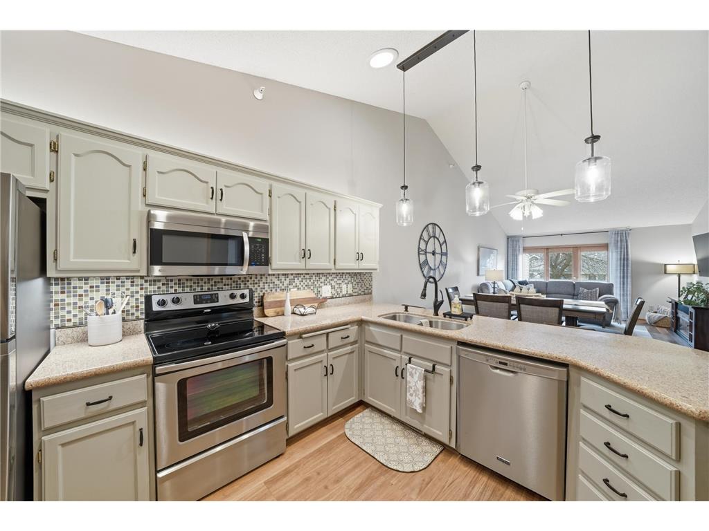 5554 Nathan Lane N #4 Plymouth MN 55442 7016495 image8