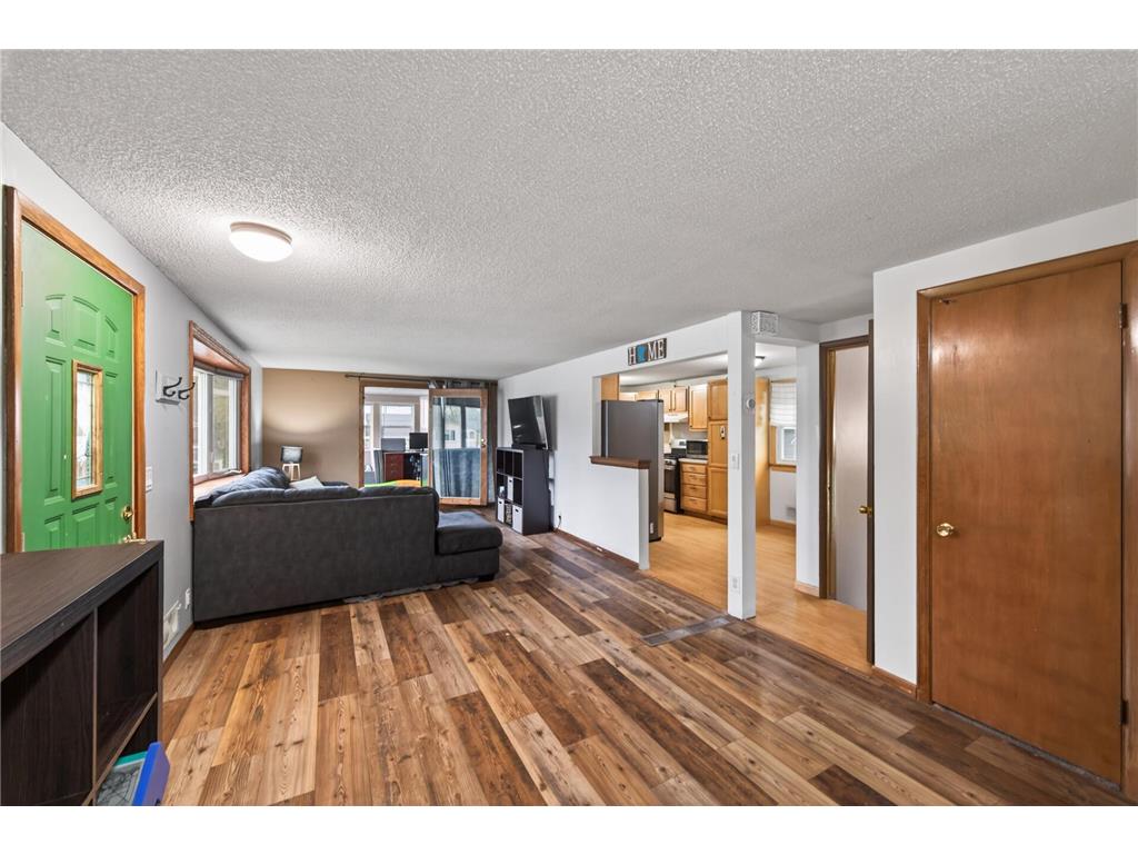 556 53 1/2 Avenue NE Fridley MN 55421 7051956 image11