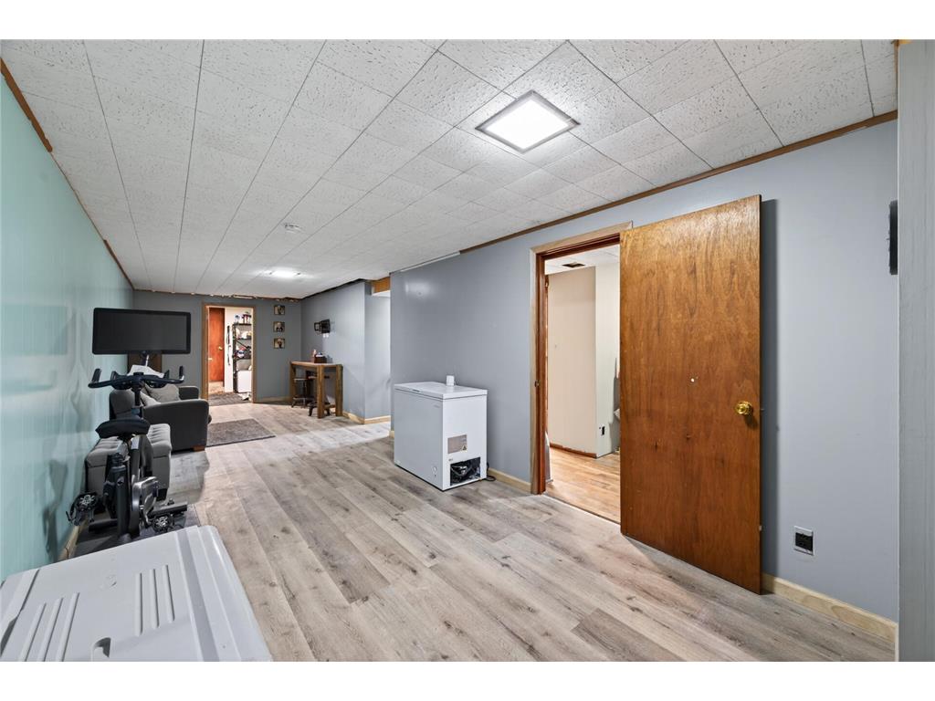 556 53 1/2 Avenue NE Fridley MN 55421 7051956 image24