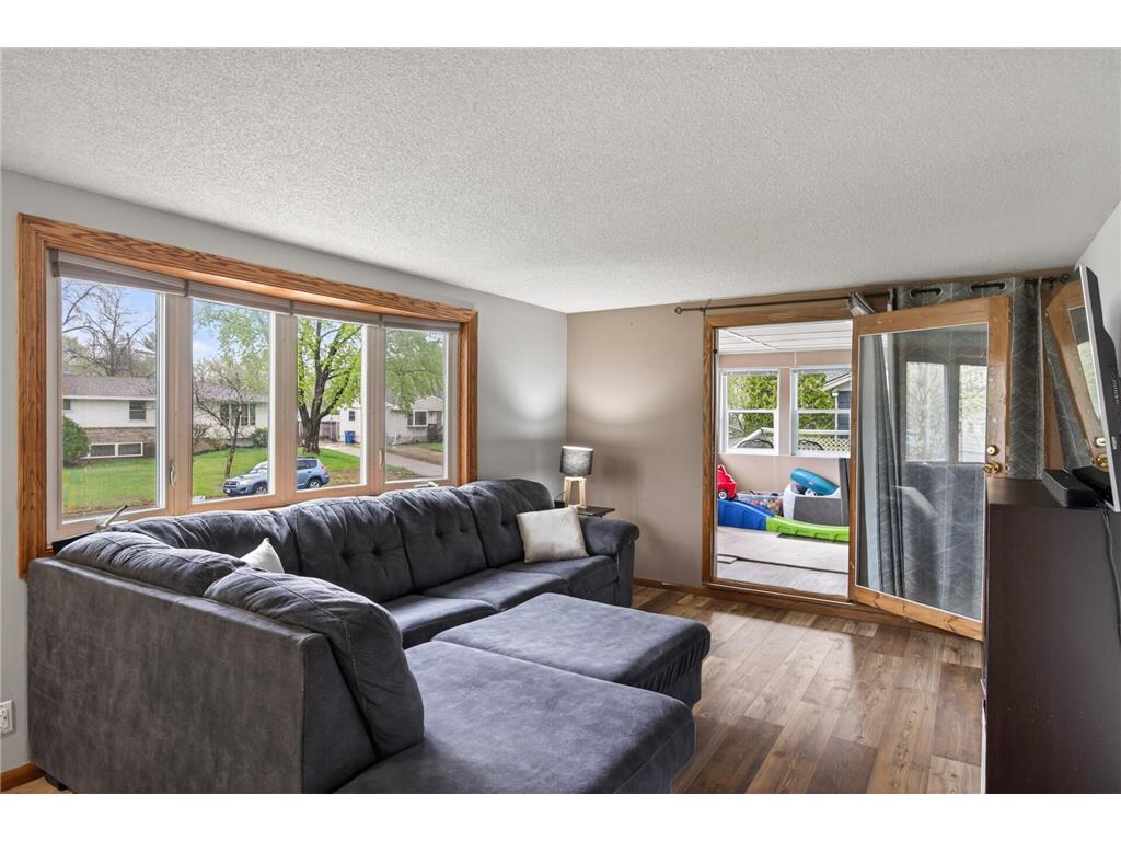556 53 1/2 Avenue NE Fridley MN 55421 7051956 image4