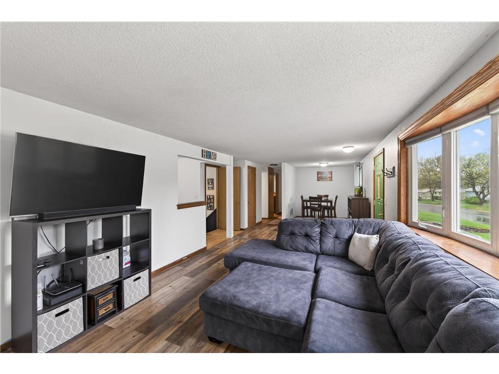 556 53 1/2 Avenue NE Fridley MN 55421 7051956 image6