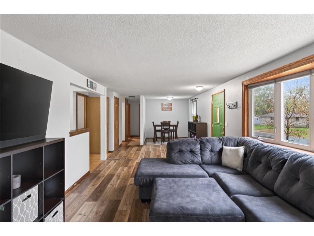 556 53 1/2 Avenue NE Fridley MN 55421 7051956 image7