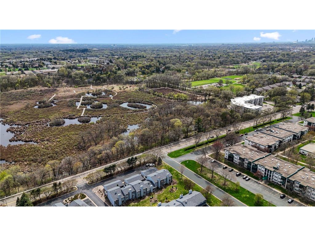 556 County Road C W Roseville MN 55113 6708093 image17