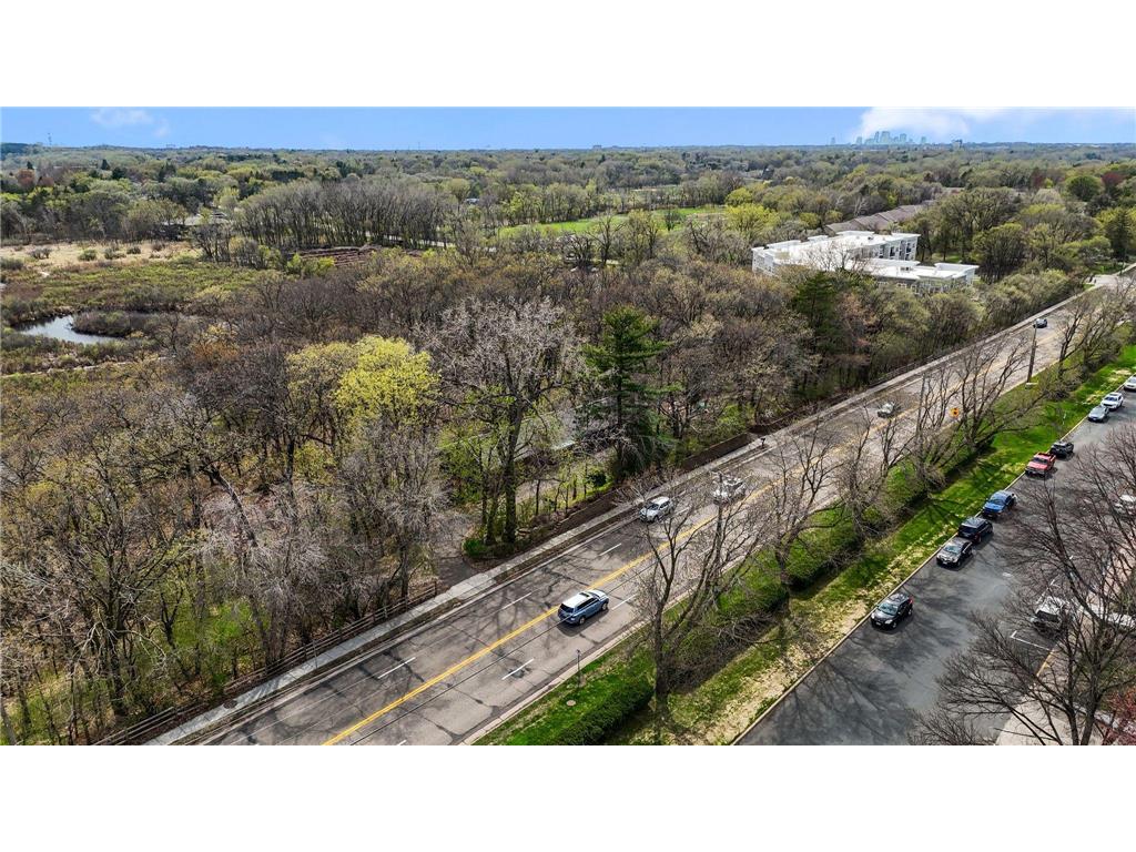 556 County Road C W Roseville MN 55113 6708093 image19