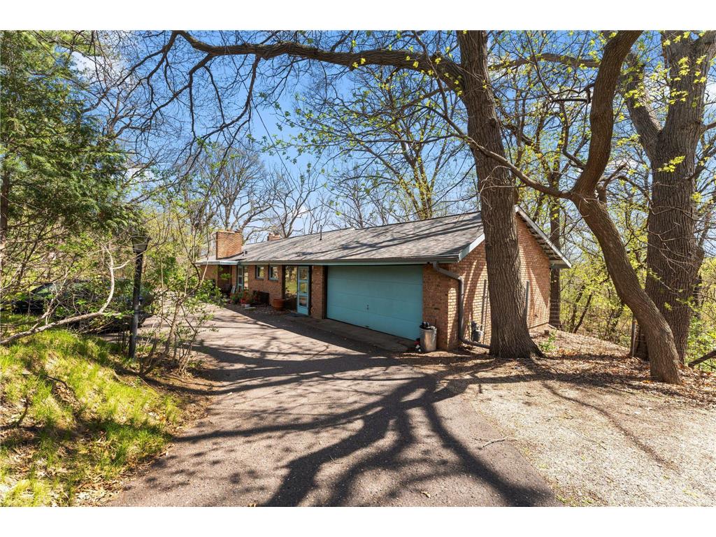 556 County Road C W Roseville MN 55113 6708093 image23