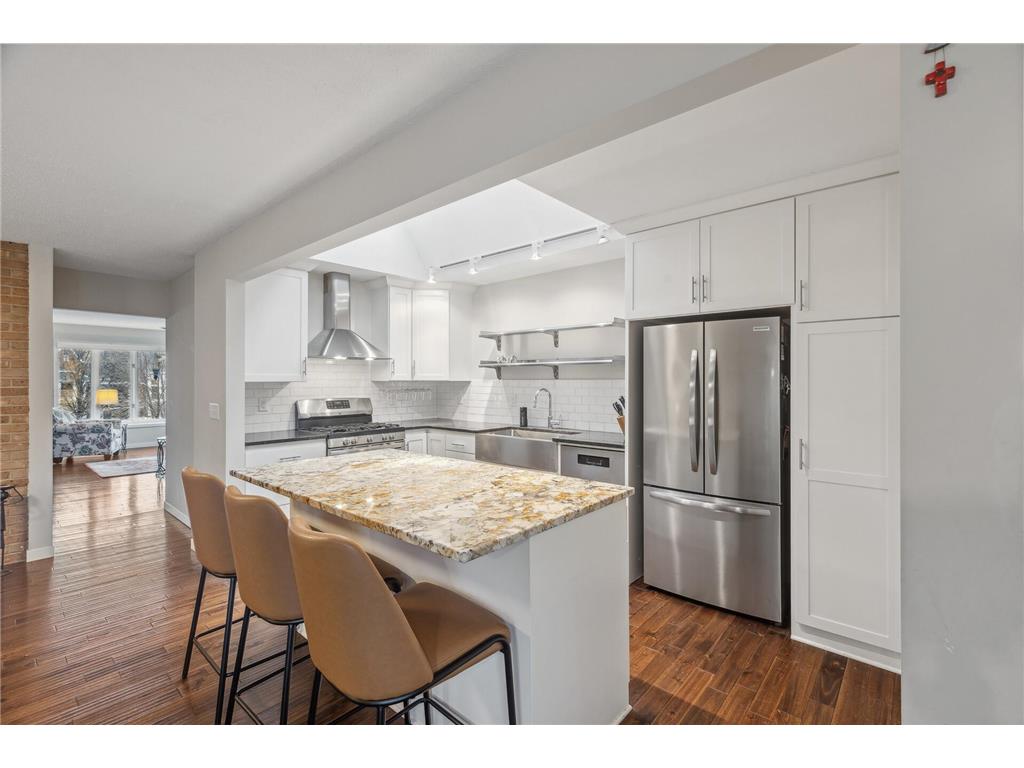 557 Summit Avenue #2 Saint Paul MN 55102 6631459 image1