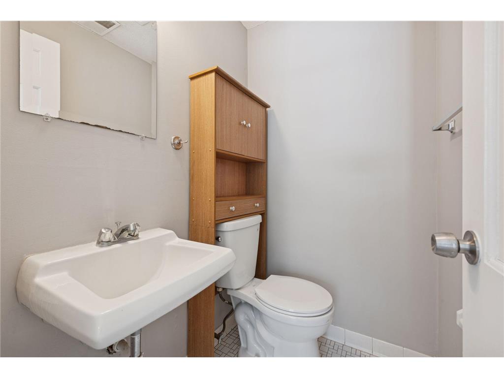 5570 & 5580 Shorewood Lane Shorewood MN 55331 7079447 image17