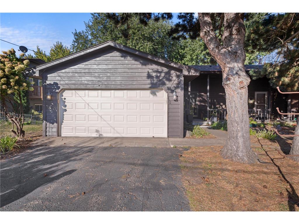 5570 Fillmore Street NE Fridley MN 55432 6609657 image1