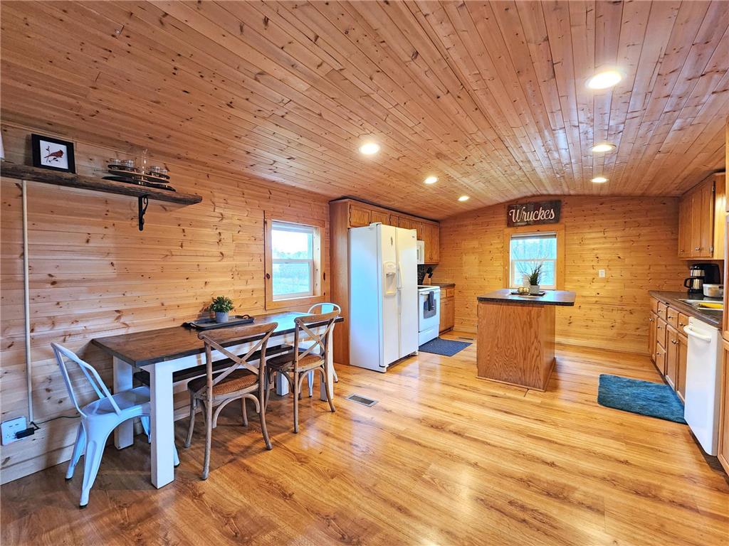 55725 Williams Sandstone MN 55072 6468666 image1