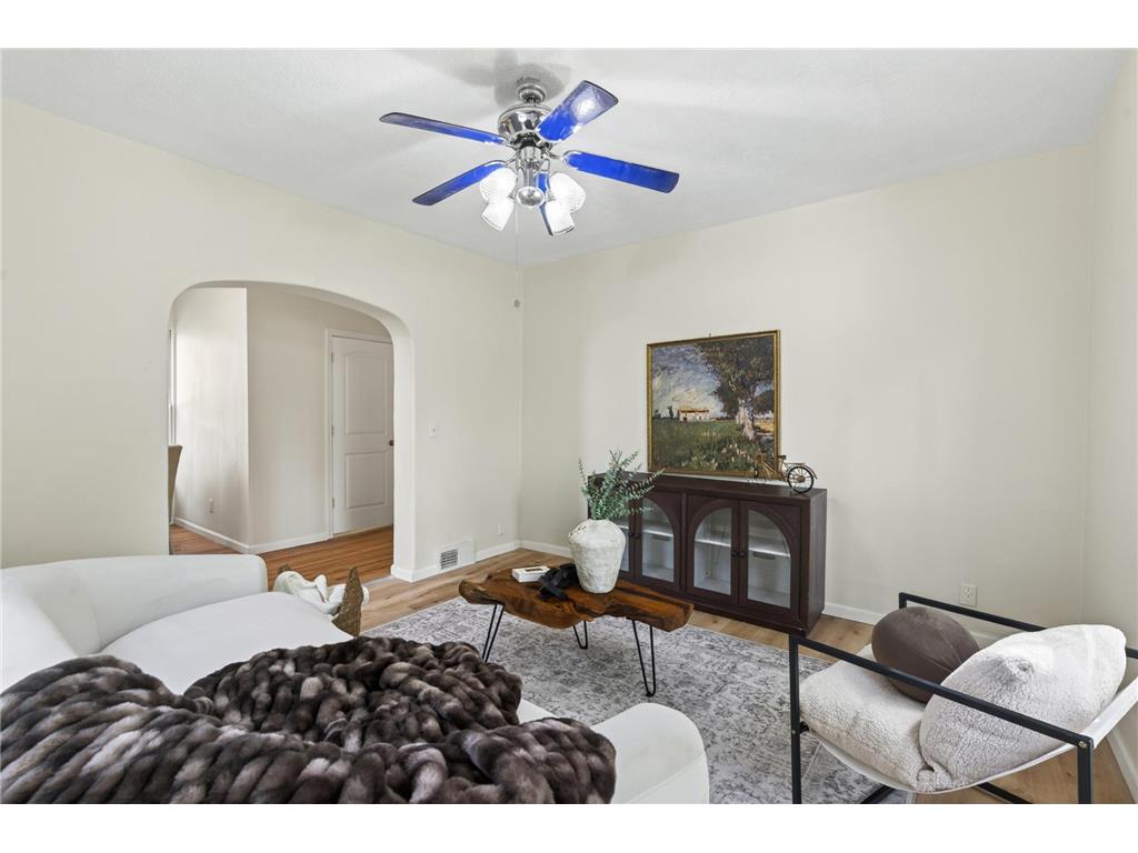 558 Osceola Avenue S Saint Paul MN 55102 7072427 image20