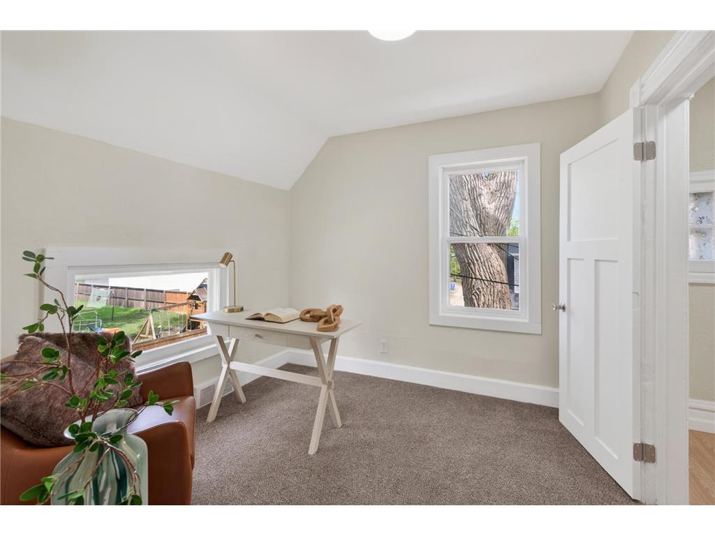558 Osceola Avenue S Saint Paul MN 55102 7072427 image24