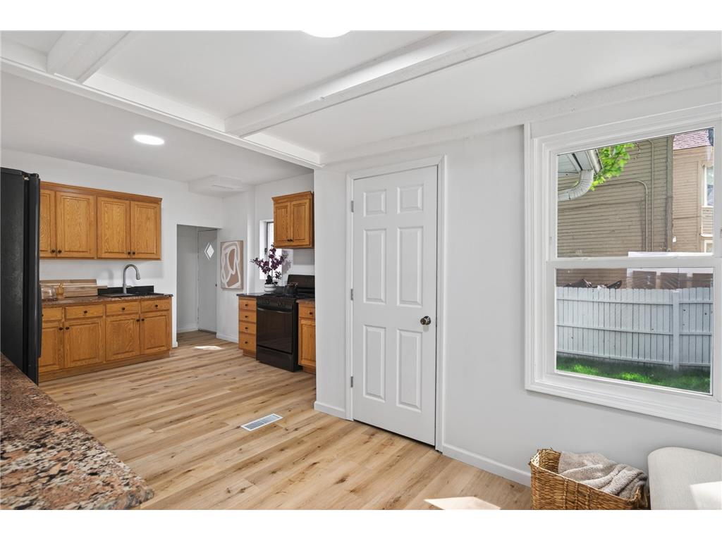 558 Osceola Avenue S Saint Paul MN 55102 7072427 image3