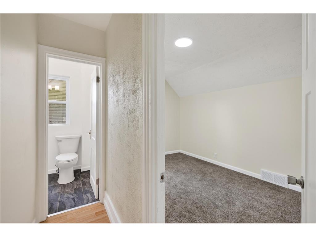 558 Osceola Avenue S Saint Paul MN 55102 7072427 image30