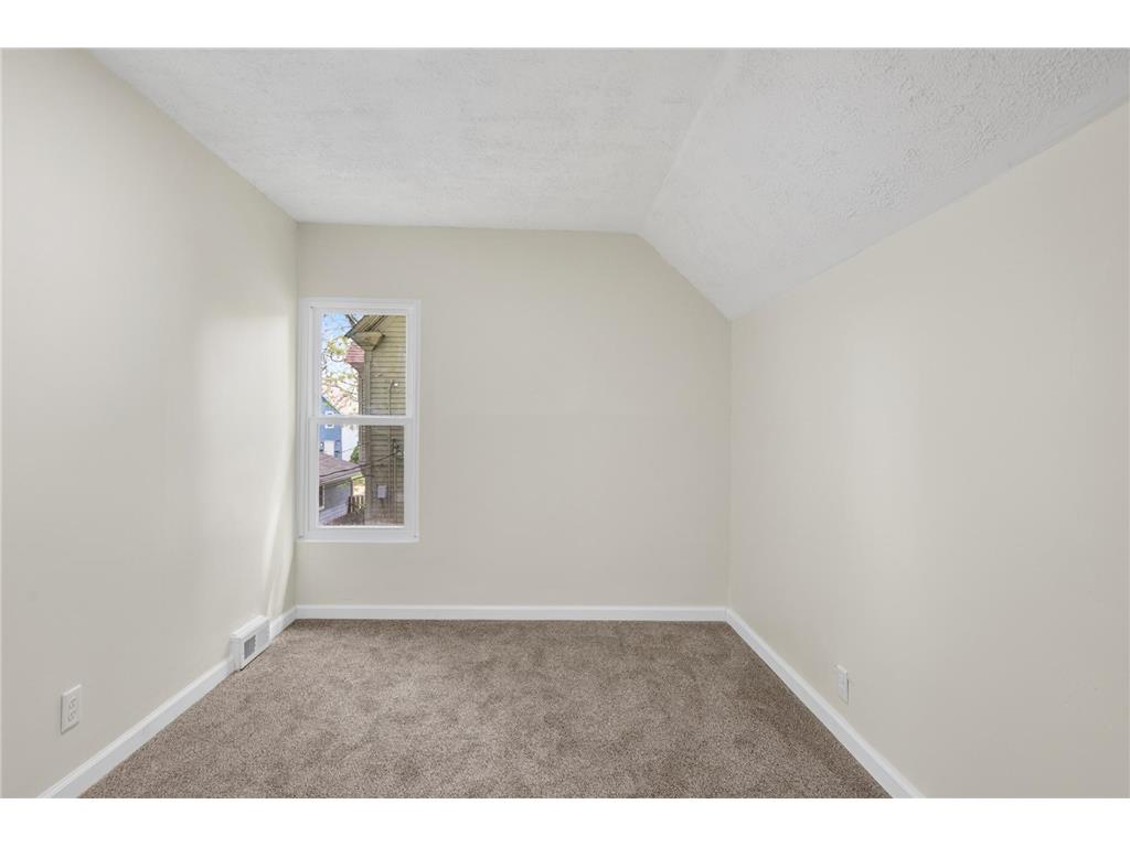558 Osceola Avenue S Saint Paul MN 55102 7072427 image31