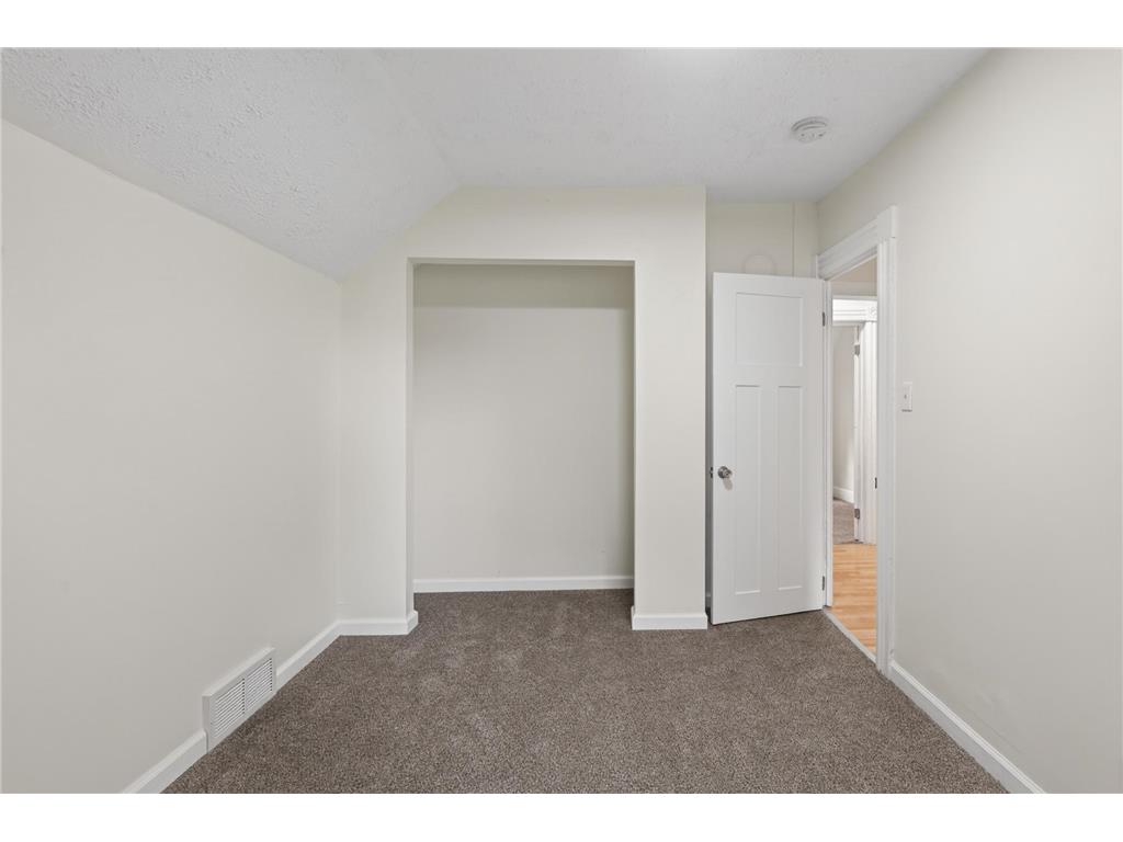 558 Osceola Avenue S Saint Paul MN 55102 7072427 image32