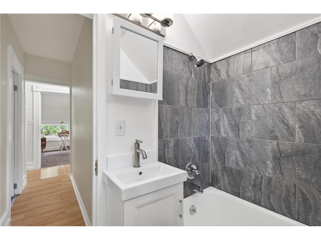 558 Osceola Avenue S Saint Paul MN 55102 7072427 image35