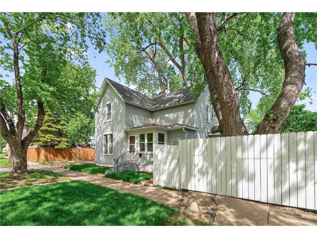 558 Osceola Avenue S Saint Paul MN 55102 7072427 image37