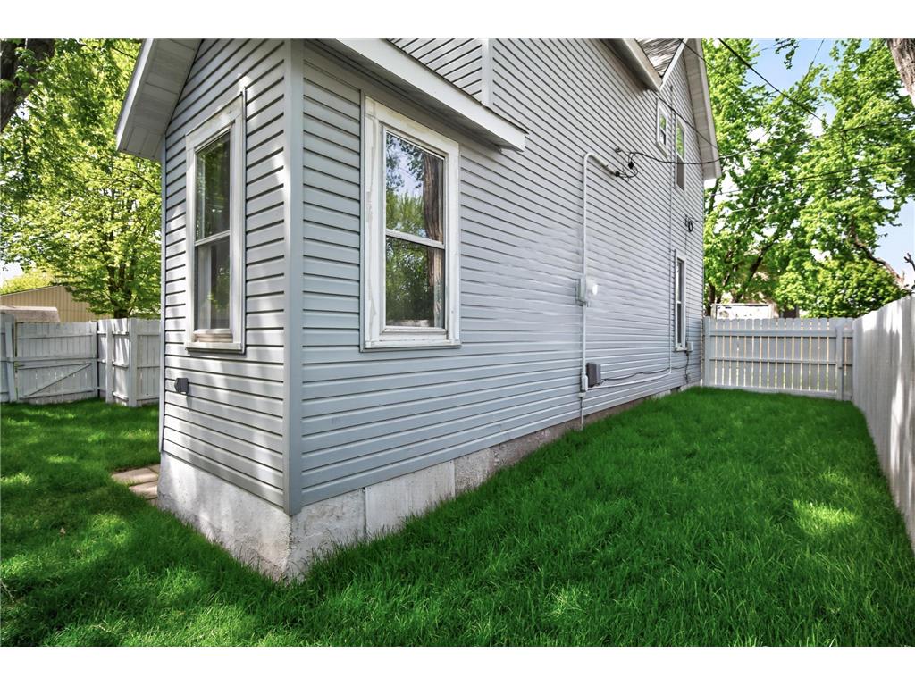 558 Osceola Avenue S Saint Paul MN 55102 7072427 image45