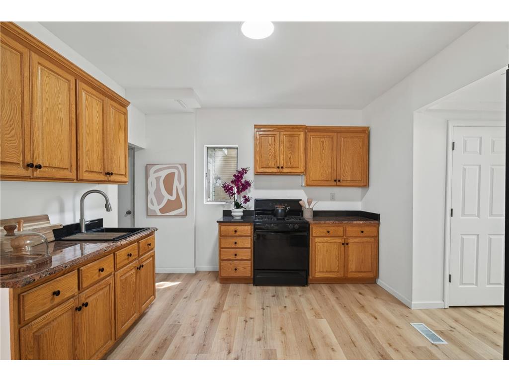 558 Osceola Avenue S Saint Paul MN 55102 7072427 image6