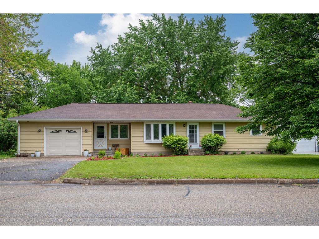 559 N 3rd Street New Richmond WI 54017 6728791 image1