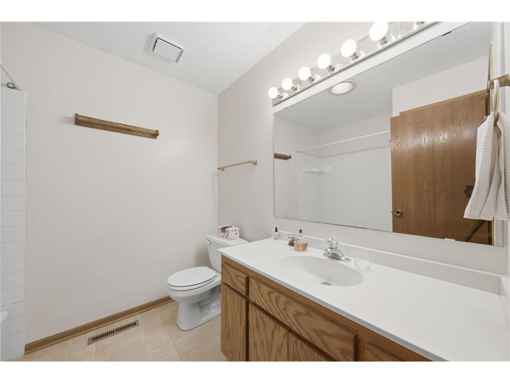 5591 Donegal Drive Shoreview MN 55126 7096814 image12