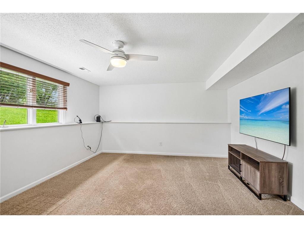 5595 Albert Street Shoreview MN 55126 7093762 image20