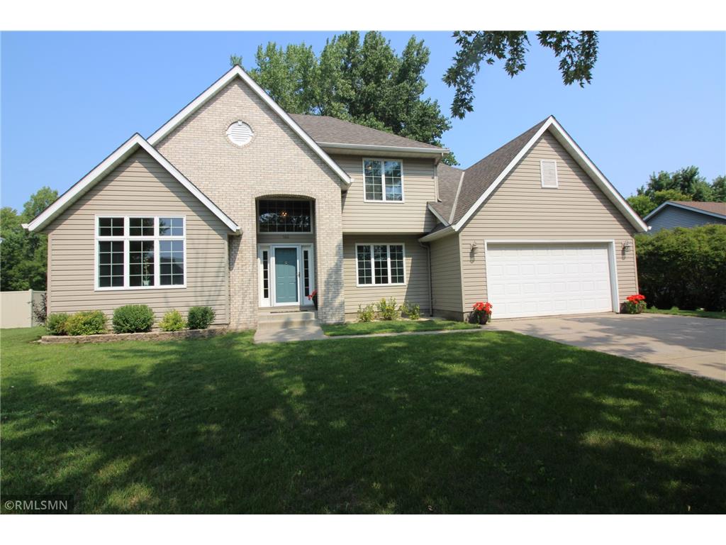 560 Cedar Circle, Annandale, MN, 55302 MLS 6414664 Edina Realty