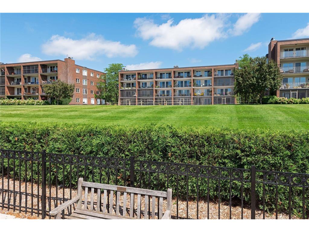 560 Indian Mound Street #2B Wayzata MN 55391 6383854 image1