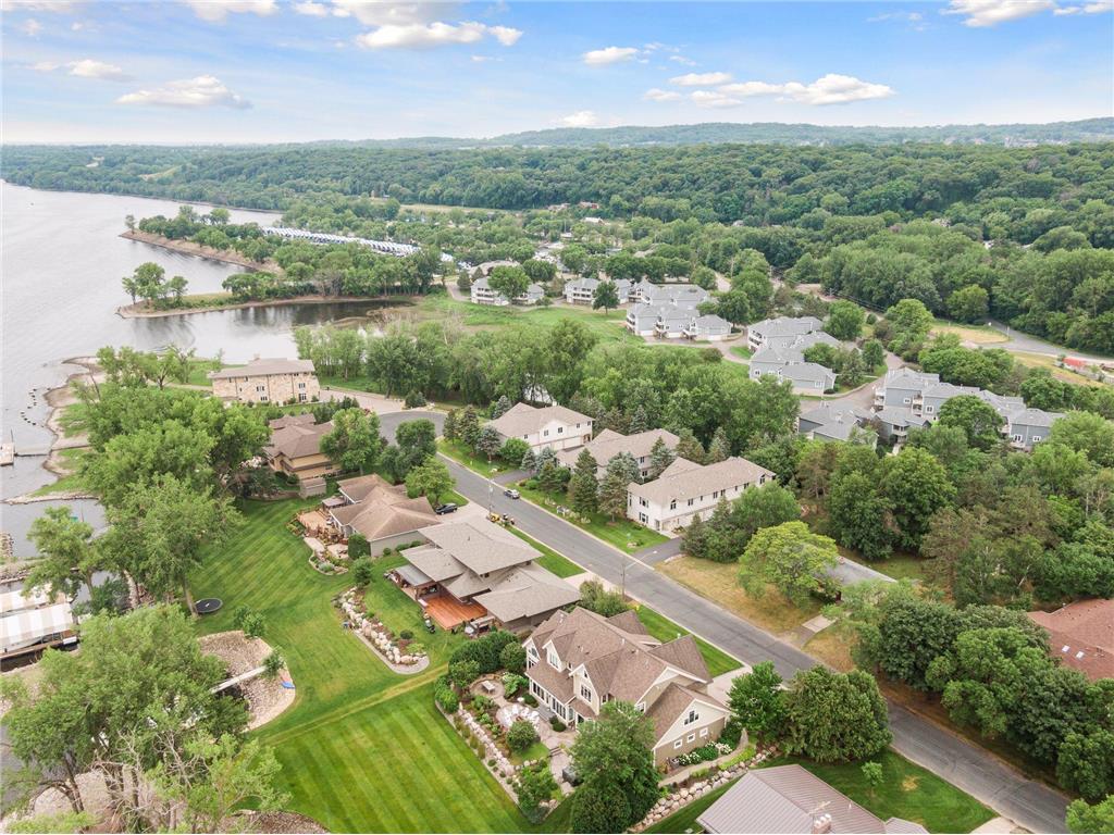 560 Lakeside Bay Drive S Bayport MN 55003 - St Croix River 6753052 image1