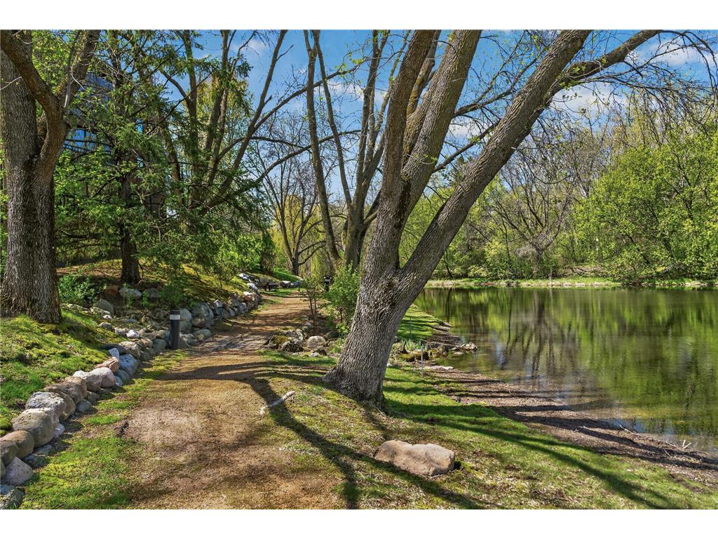 5601 Dewey Hill Road #119 Edina MN 55439 7065670 image1