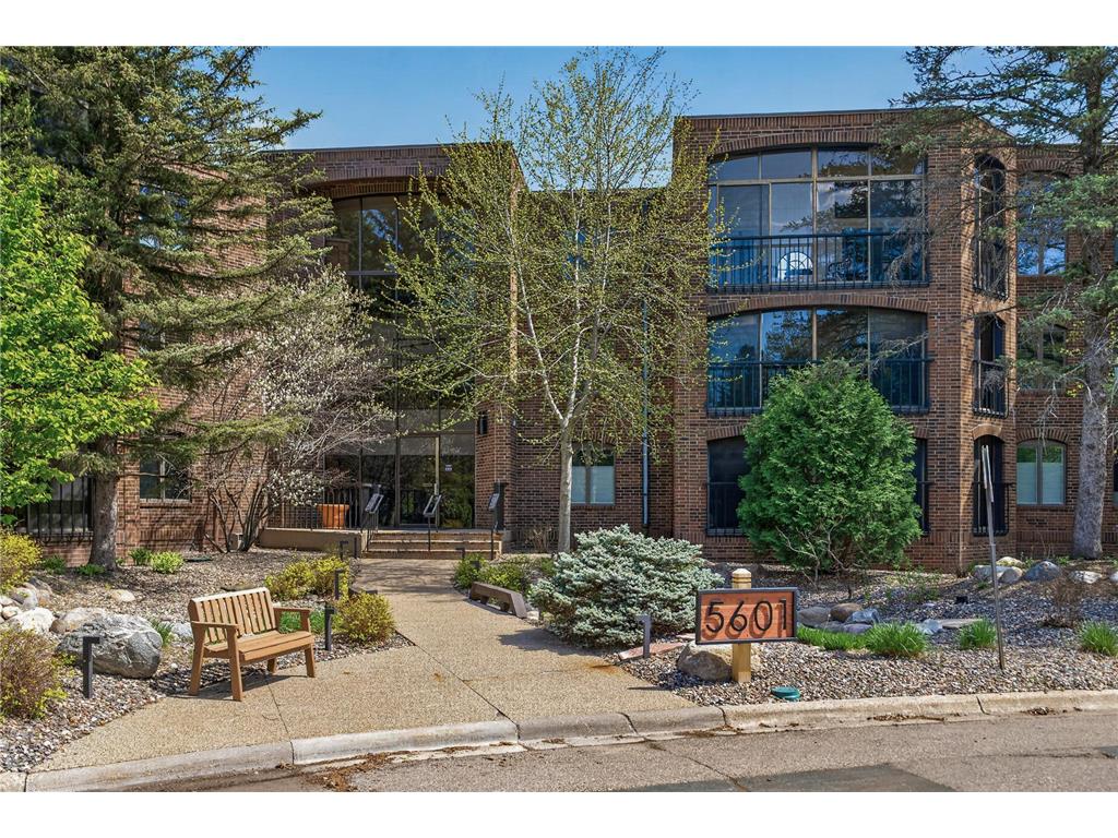 5601 Dewey Hill Road #119 Edina MN 55439 7065670 image2