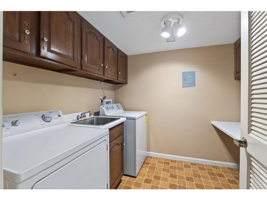 5601 Dewey Hill Road #119 Edina MN 55439 7065670 image34