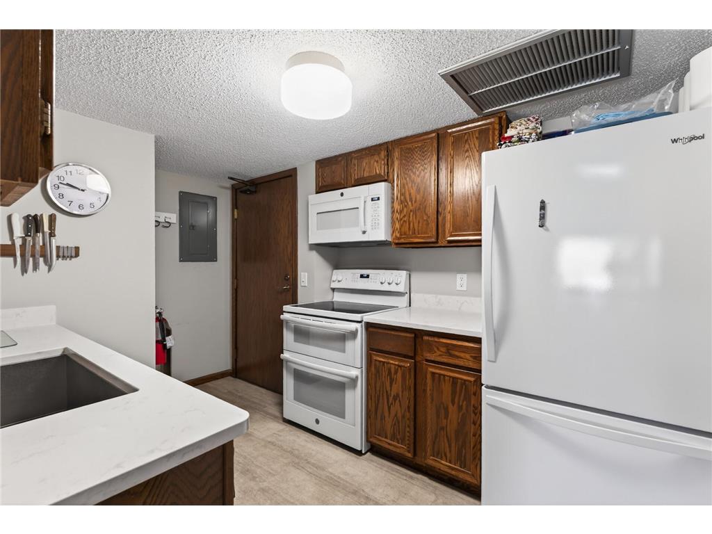 5601 Dewey Hill Road #119 Edina MN 55439 7065670 image37