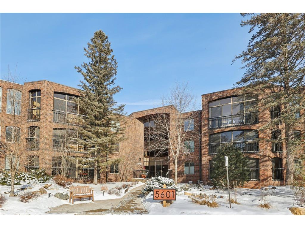 5601 Dewey Hill Road #211 Edina MN 55439 7010443 image1