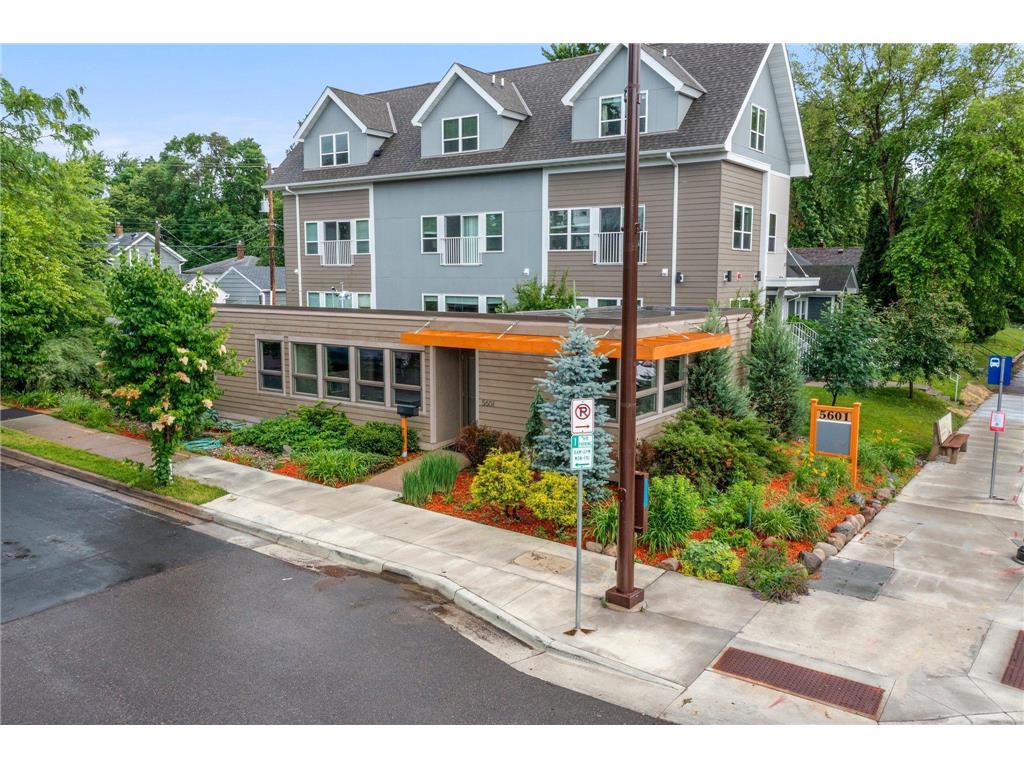 5601 Nicollet Avenue Minneapolis MN 55419 6747227 image1