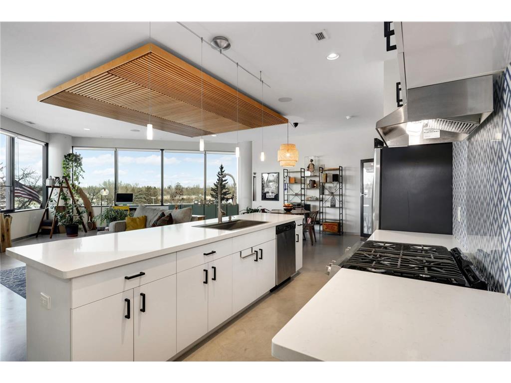 5601 Smetana Drive #303 Minnetonka MN 55343 6653177 image1