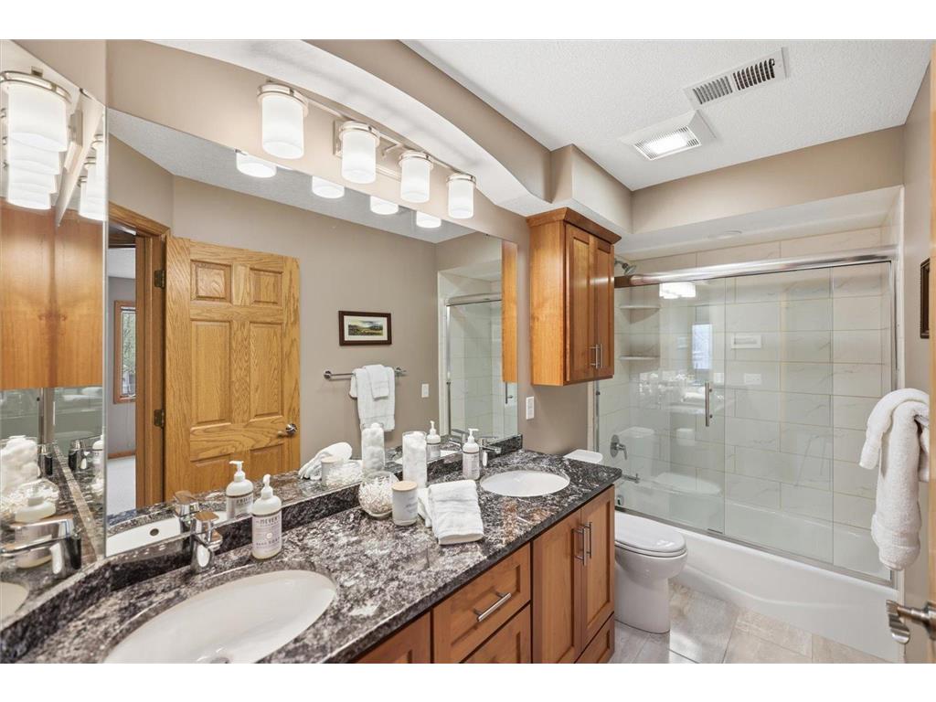 5605 Saint Albans Circle Shoreview MN 55126 7057175 image48