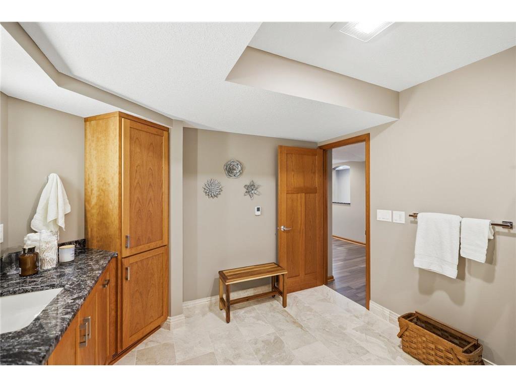 5605 Saint Albans Circle Shoreview MN 55126 7057175 image68